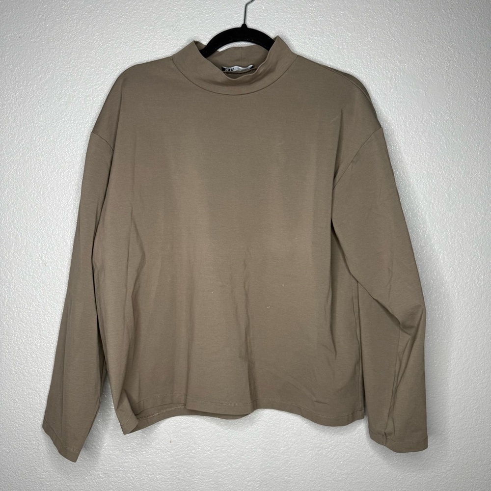 Zara Women’s Mock Neck Taupe sweater- L